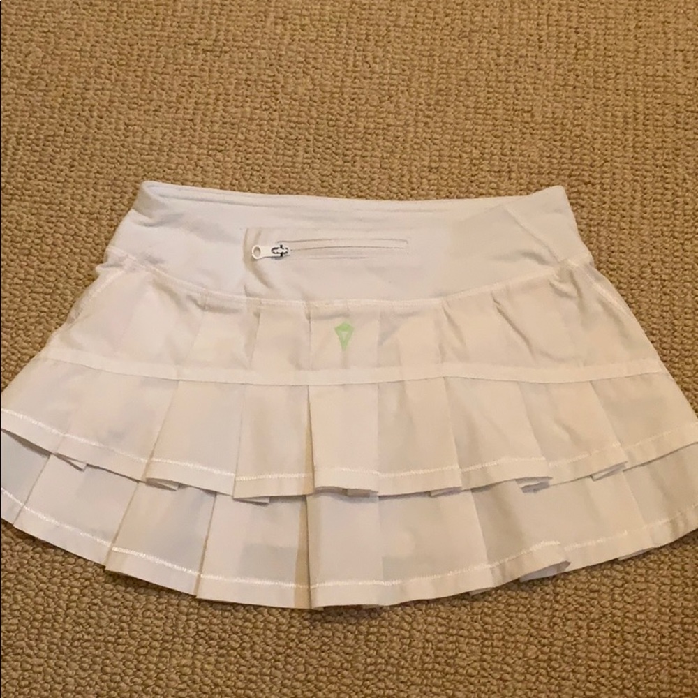 White ivivva skirt
